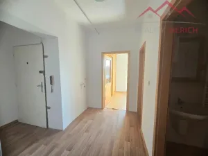 Prodej atypického bytu, Chomutov, náměstí Dr. Beneše, 155 m2