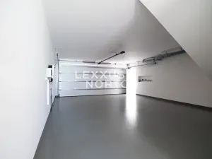 Prodej vily, Praha - Horní Měcholupy, U hostivařského nádraží, 260 m2