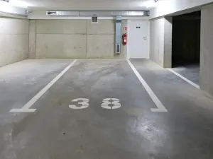 Pronájem garážového stání, Brno, Mlýnská, 15 m2