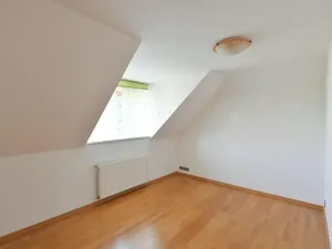 Pronájem rodinného domu, Praha - Štěrboholy, K valu, 220 m2