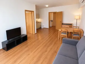 Pronájem bytu 2+kk, Praha - Karlín, Křižíkova, 56 m2