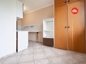 Pronájem bytu 2+1, Karlovy Vary, Lidická, 64 m2