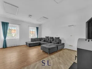 Prodej rodinného domu, Doksy, náměstí Republiky, 470 m2