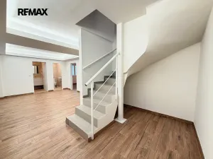 Pronájem rodinného domu, Praha - Nebušice, Na Malé Šárce, 302 m2