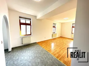 Pronájem bytu 1+kk, Praha - Žižkov, Seifertova, 50 m2