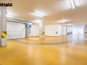 Prodej garážového stání, Praha - Nusle, Bartoškova, 13 m2