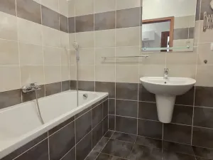 Pronájem bytu 2+kk, Pardubice - Zelené Předměstí, Pod Vinicí, 57 m2