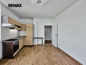 Prodej bytu 2+kk, Praha - Hostivař, Hornoměcholupská, 45 m2