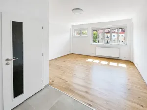 Pronájem bytu 2+kk, Praha - Libeň, U školičky, 43 m2