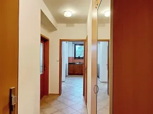 Pronájem bytu 2+kk, Praha - Vysočany, U Kloubových domů, 69 m2