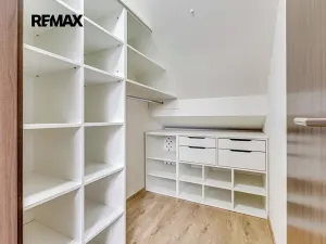Prodej bytu 3+kk, Hýskov, U Statku, 74 m2