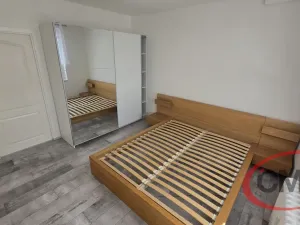 Pronájem bytu 2+kk, Praha, Štúrova, 42 m2