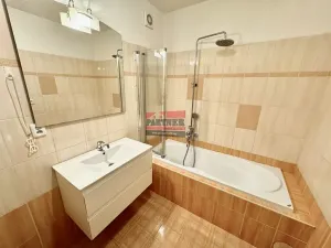 Pronájem bytu 2+kk, Tábor, 9. května, 58 m2