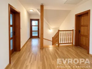 Prodej rodinného domu, Vrchlabí, Lesní, 182 m2