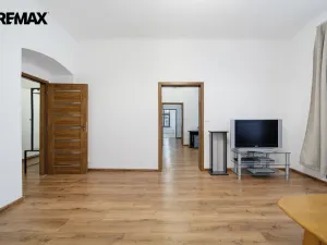 Prodej bytu 4+1, Karlovy Vary, Raisova, 80 m2