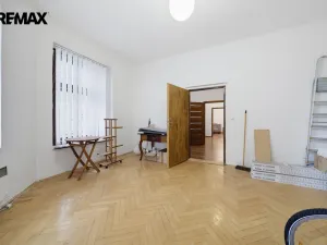 Prodej bytu 4+1, Karlovy Vary, Raisova, 80 m2