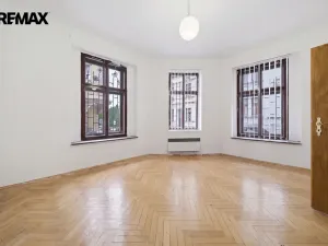 Prodej bytu 4+1, Karlovy Vary, Raisova, 80 m2