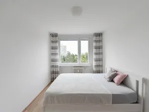 Pronájem bytu 2+kk, Praha - Kobylisy, Famfulíkova, 44 m2