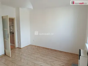 Pronájem bytu 2+kk, Praha - Vršovice, Novgorodská, 39 m2