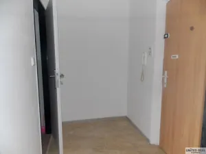 Pronájem bytu 1+kk, Pardubice - Polabiny, Brožíkova, 32 m2