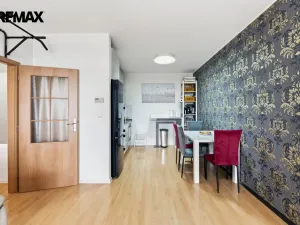 Prodej bytu 2+kk, Kamenice - Ládví, Benešovská, 60 m2