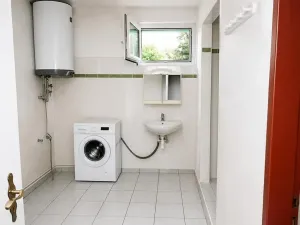 Prodej podílu rodinného domu, Vintířov, 200 m2