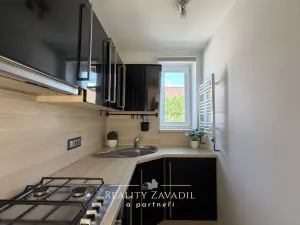 Prodej bytu 3+1, Pardubice, Sezemická, 58 m2
