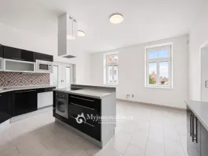 Prodej bytu 4+kk, Znojmo, U Brány, 95 m2