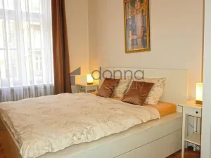 Pronájem bytu 2+1, Praha, Janáčkovo nábřeží, 107 m2