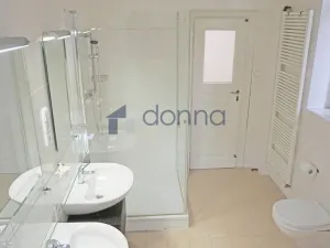 Pronájem bytu 2+1, Praha, Janáčkovo nábřeží, 107 m2