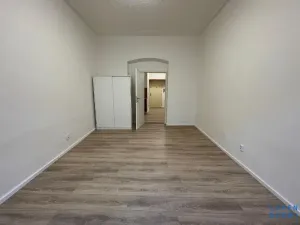 Pronájem bytu 1+1, Praha - Žižkov, Husitská, 34 m2