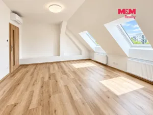 Pronájem bytu 3+1, Pardubice - Zelené Předměstí, K Višňovce, 84 m2
