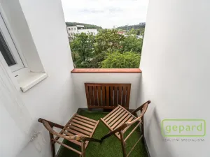 Pronájem bytu 2+kk, Praha, Oblouková, 50 m2