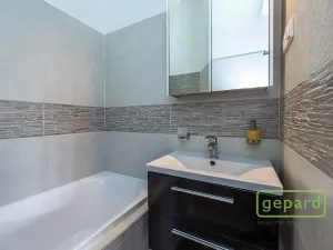 Pronájem bytu 2+kk, Praha, Oblouková, 50 m2