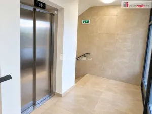 Pronájem garáže, Praha - Letňany, Miroslava Hajna, 18 m2