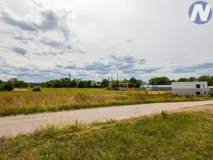 Prodej komerčního pozemku, Úsilné, 1700 m2