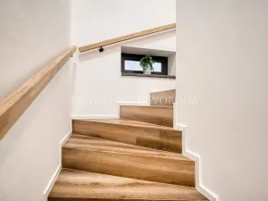 Prodej rodinného domu, Kamenice nad Lipou, Dobšova, 215 m2