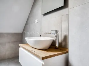 Prodej rodinného domu, Kamenice nad Lipou, Dobšova, 215 m2
