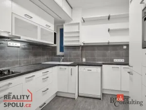 Prodej bytu 2+1, Praha - Bubeneč, V. P. Čkalova, 51 m2