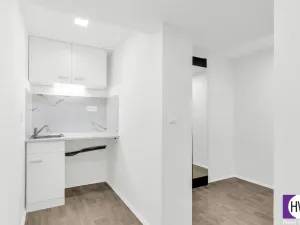 Prodej bytu 1+kk, Praha, Suchdolské náměstí, 14 m2