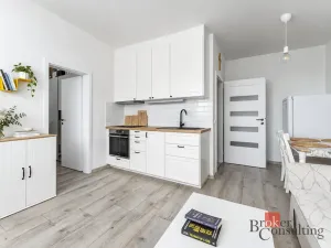 Pronájem bytu 2+kk, Praha - Hlubočepy, Lamačova, 32 m2