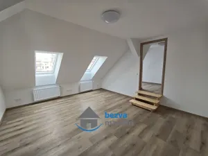 Pronájem bytu 3+1, Pardubice, K Višňovce, 88 m2