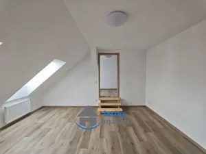 Pronájem bytu 3+1, Pardubice, K Višňovce, 88 m2