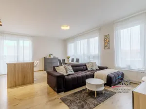 Prodej bytu 3+kk, Praha - Čakovice, Tryskovická, 92 m2