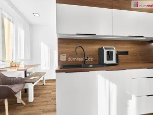 Prodej bytu 3+1, Karlovy Vary - Bohatice, Ostrovská, 76 m2