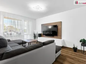Prodej bytu 3+1, Karlovy Vary - Bohatice, Ostrovská, 76 m2