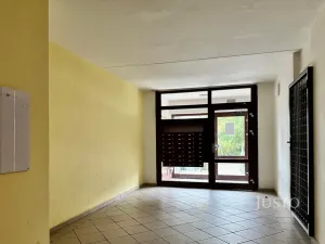 Pronájem bytu 1+kk, Praha - Modřany, Jordana Jovkova, 29 m2