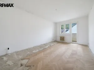 Prodej bytu 3+1, Karlovy Vary, Krymská, 71 m2