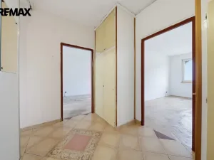 Prodej bytu 3+1, Karlovy Vary, Krymská, 71 m2