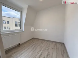 Pronájem bytu 2+kk, Karlovy Vary, Západní, 35 m2